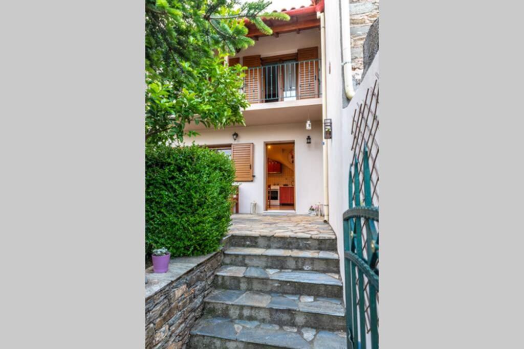 Small House With Garden & View Promirion Luaran gambar