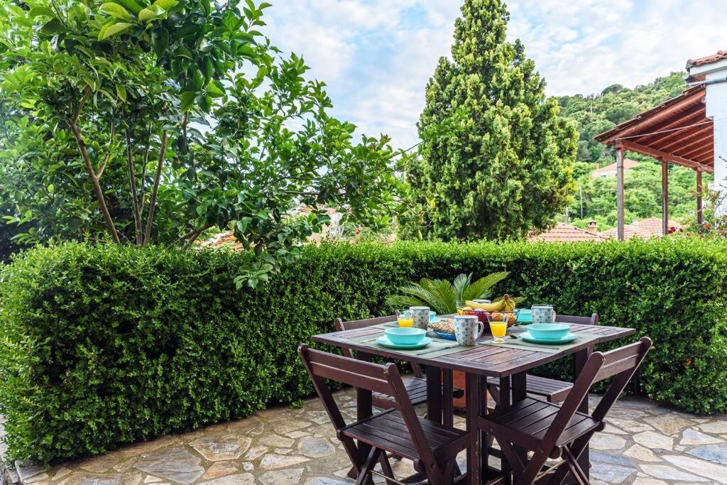 Small House With Garden & View Promirion Luaran gambar