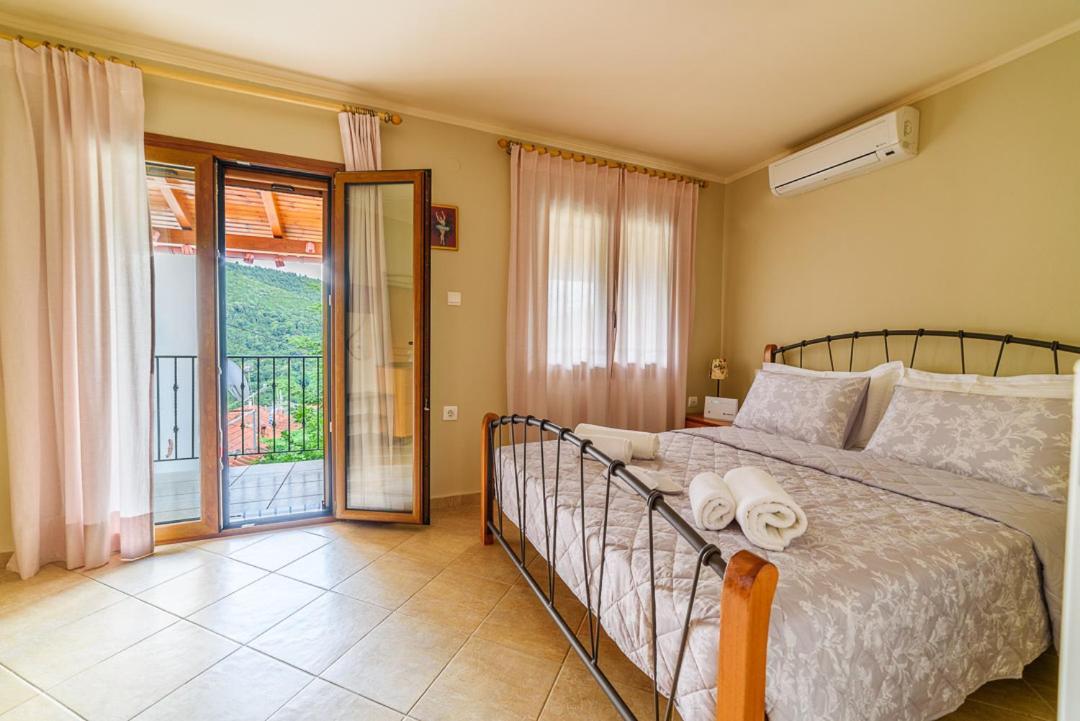Small House With Garden & View Promirion Luaran gambar