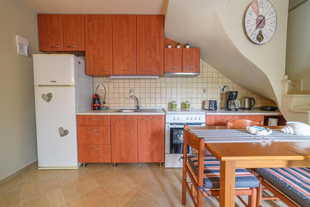Small House With Garden & View Promirion Luaran gambar