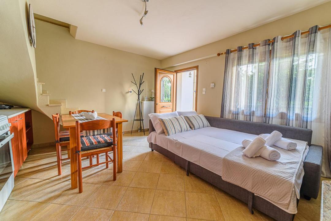 Small House With Garden & View Promirion Luaran gambar